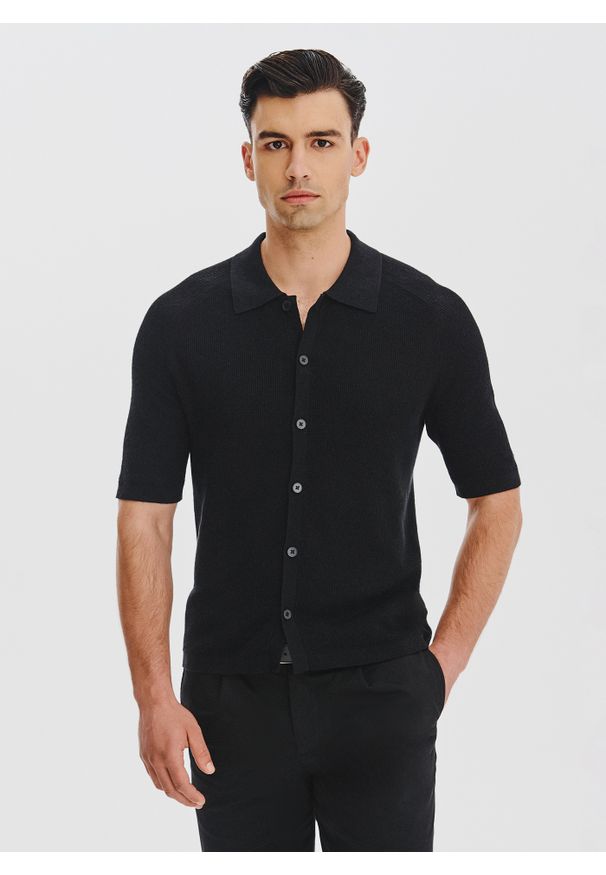 Pako Lorente - PAKO LORENTE - Czarne swetrowe polo z lnem. Okazja: na co dzień. Typ kołnierza: polo. Kolor: czarny. Materiał: len. Długość rękawa: krótki rękaw. Długość: krótkie. Styl: casual