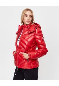 MONCLER - Czerwona kurtka Desirade. Kolor: czerwony. Materiał: puch, materiał #5