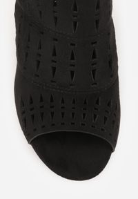 Renee - Czarne Ażurowe Sandały na Słupku Vices ze Skórzaną Wkładką Linetelia. Okazja: na imprezę. Zapięcie: rzepy. Kolor: czarny. Materiał: skóra. Wzór: ażurowy. Obcas: na słupku. Styl: elegancki, klasyczny, wizytowy #3