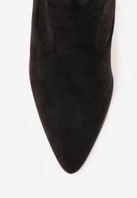 Renee - Czarne Botki Vices w Stylu Kowbojek na Obcasie Vertige. Zapięcie: zamek. Kolor: czarny. Materiał: jeans. Sezon: jesień. Obcas: na obcasie. Styl: rockowy, elegancki, boho. Wysokość obcasa: średni #8