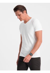 Ombre Clothing - Klasyczna męska bawełniana koszulka z dekoltem w serek BASIC - biała V4 - Rozmiar: 4XL. Typ kołnierza: dekolt w serek. Kolor: biały. Materiał: bawełna. Styl: klasyczny