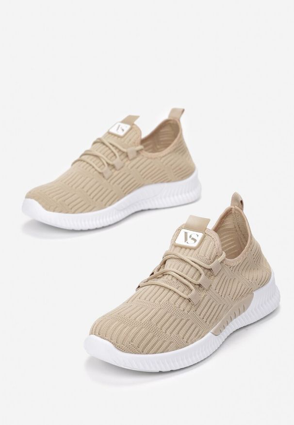 Born2be - Beżowe Buty Sportowe Westtide. Nosek buta: okrągły. Zapięcie: bez zapięcia. Kolor: beżowy. Materiał: materiał. Szerokość cholewki: normalna. Wzór: aplikacja