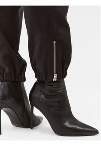 Guess Spodnie materiałowe W2GA20 WDX71 Czarny Relaxed Fit. Kolor: czarny. Materiał: materiał, lyocell #5