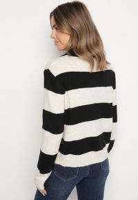Born2be - Czarny Sweter w Paski z Domieszką Wełny Zdobiony Kołnierzem i Guzikami Tisania. Okazja: na spotkanie biznesowe, na co dzień. Kolor: czarny. Materiał: wełna. Wzór: paski, aplikacja. Styl: elegancki, biznesowy, klasyczny, casual #7