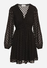 Born2be - Czarna Rozkloszowana Sukienka z Tkaniny Plumeti z Dekoltem w Serek Zeniasa. Okazja: na co dzień. Typ kołnierza: dekolt w serek. Kolor: czarny. Materiał: tkanina. Długość rękawa: długi rękaw. Styl: casual #3