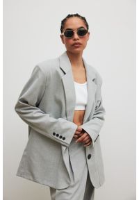 Marsala - Marynarka typu oversize w kolorze SZARYM - HARLEY-S/M. Kolor: szary. Materiał: jeans, tkanina, elastan, wiskoza, poliester. Długość rękawa: długi rękaw. Długość: długie. Styl: sportowy, elegancki