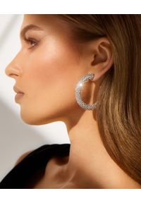 AMINA MUADDI - Kolczyki z kryształami Cameron Medium. Materiał: srebrne, metalowe. Kolor: srebrny. Kamień szlachetny: kryształ #3
