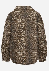 Born2be - Brązowa Kurtka Jeansowa o Koszulowym Kroju w Panterkowy Print Cesina. Kolor: brązowy. Materiał: jeans. Długość rękawa: długi rękaw. Długość: długie. Wzór: nadruk. Styl: elegancki, klasyczny #4