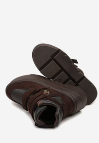 Born2be - Brązowe Botki Vices w Stylu Sneakersów na Platformie Afirriva. Okazja: na co dzień. Zapięcie: rzepy. Kolor: brązowy. Materiał: jeans. Wzór: aplikacja. Obcas: na platformie. Styl: retro, casual, klasyczny. Wysokość obcasa: średni #7