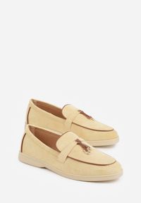 Born2be - Żółte Mokasyny z Imitacji Zamszu Zdobione Aplikacją z Zawieszkami Peleg. Okazja: do pracy, na spotkanie biznesowe. Kolor: żółty. Materiał: zamsz. Wzór: aplikacja. Styl: biznesowy, elegancki #9