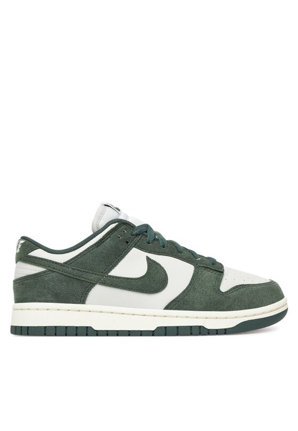 Nike Sneakersy Dunk Low HJ7673 002 Biały. Kolor: biały. Materiał: skóra