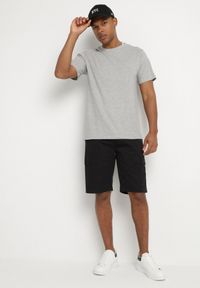 Born2be - Czarne Szorty Cargo z Bawełny Vikiitori. Okazja: na co dzień. Kolor: czarny. Materiał: bawełna. Sezon: lato. Styl: klasyczny, elegancki, casual #7