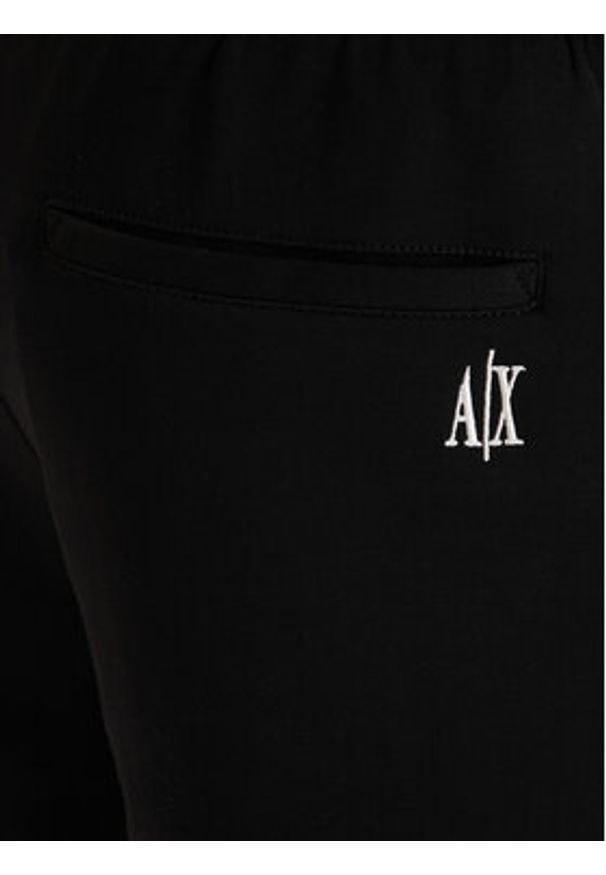 Armani Exchange Szorty sportowe XM000372 AF10818 UC001 Czarny Regular Fit. Kolor: czarny. Materiał: bawełna. Styl: sportowy
