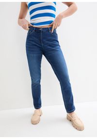 bonprix - Dżinsy ze stretchem o kroju boyfriend, mid waist. Kolor: niebieski