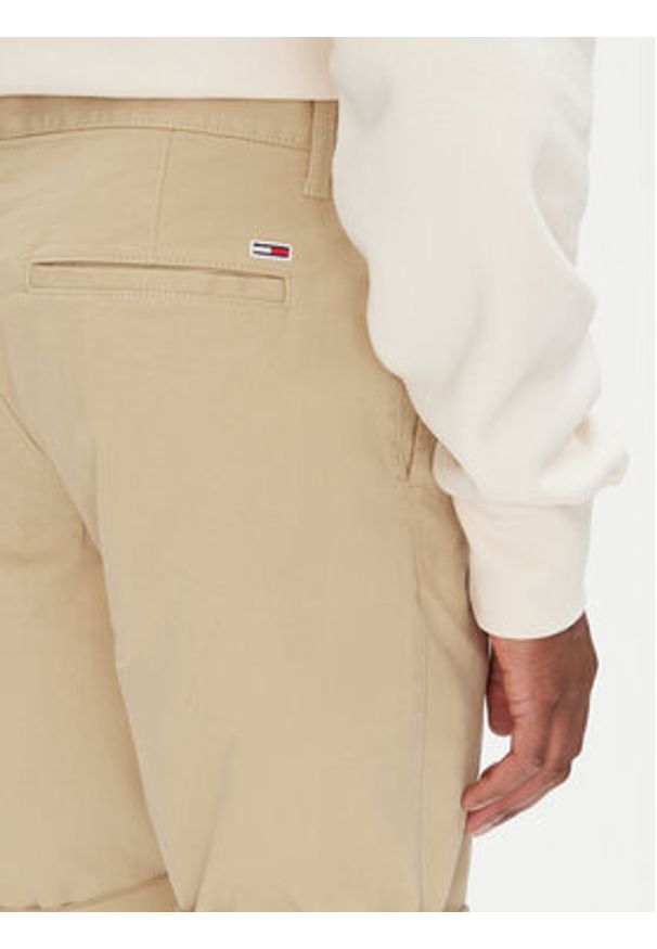 Tommy Jeans Szorty materiałowe Scanton DM0DM21950 Beżowy Slim Fit. Kolor: beżowy. Materiał: bawełna