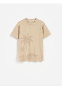 Reserved - T-shirt comfort z nadrukiem - beżowy. Kolor: beżowy. Materiał: bawełna, dzianina. Wzór: nadruk
