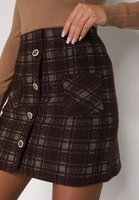 Born2be - Brązowa Spódnica z Wiskozą Zdobiona Guzikami i Metaliczną Nicią Sewsela. Okazja: na co dzień. Kolor: brązowy. Materiał: wiskoza. Wzór: aplikacja. Styl: klasyczny, casual, elegancki #5