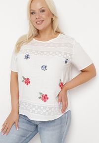 Born2be - Biały T-shirt Bluzka z Krótkim Rękawem z Ozdobnym HaftemTesagia. Kolor: biały. Długość rękawa: krótki rękaw. Długość: krótkie #4