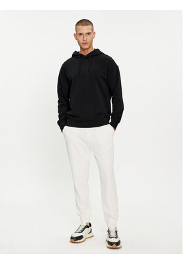 United Colors of Benetton - United Colors Of Benetton Bluza 3J68U2001 Czarny Regular Fit. Kolor: czarny. Materiał: bawełna