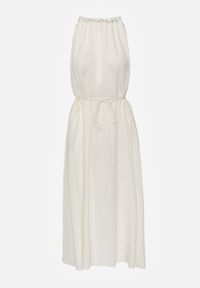 Born2be - Jasnobeżowa Wiskozowa Sukienka Bez Rękawów z Warkoczowym Splotem przy Dekolcie Shirineli. Okazja: na co dzień. Kolekcja: plus size. Kolor: beżowy. Materiał: wiskoza. Długość rękawa: bez rękawów. Wzór: ze splotem. Typ sukienki: dla puszystych, proste. Styl: boho, casual, klasyczny, elegancki #2