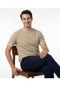 Męski T-Shirt z Dzianiny Bawełnianej - Brave Soul - Beżowy. Okazja: na co dzień. Kolor: beżowy, wielokolorowy, brązowy. Materiał: bawełna. Sezon: wiosna, lato. Styl: casual #5