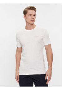 Guess T-Shirt Ss Cn Treated M4RI49 KBL31 Biały Slim Fit. Kolor: biały. Materiał: bawełna