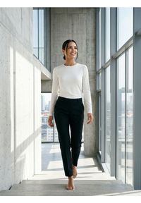 Sinsay - Koszulka poliamidowa z długim rękawem - kremowy. Kolor: kremowy. Materiał: poliamid. Długość rękawa: długi rękaw. Długość: długie