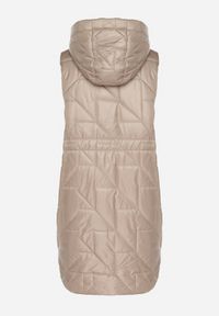 Born2be - Beżowa Kamizelka Pikowana z Nieodpinanym Kapturem Lisandora. Okazja: na spacer. Kolor: beżowy. Sezon: wiosna. Styl: klasyczny #2