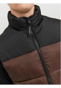 Jack & Jones - Jack&Jones Bezrękawnik 12235861 Brązowy Regular Fit. Kolor: brązowy. Materiał: syntetyk. Długość rękawa: bez rękawów