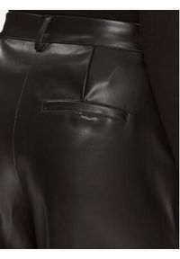 JDY Spodnie z imitacji skóry 15303223 Czarny Regular Fit. Kolor: czarny. Materiał: skóra