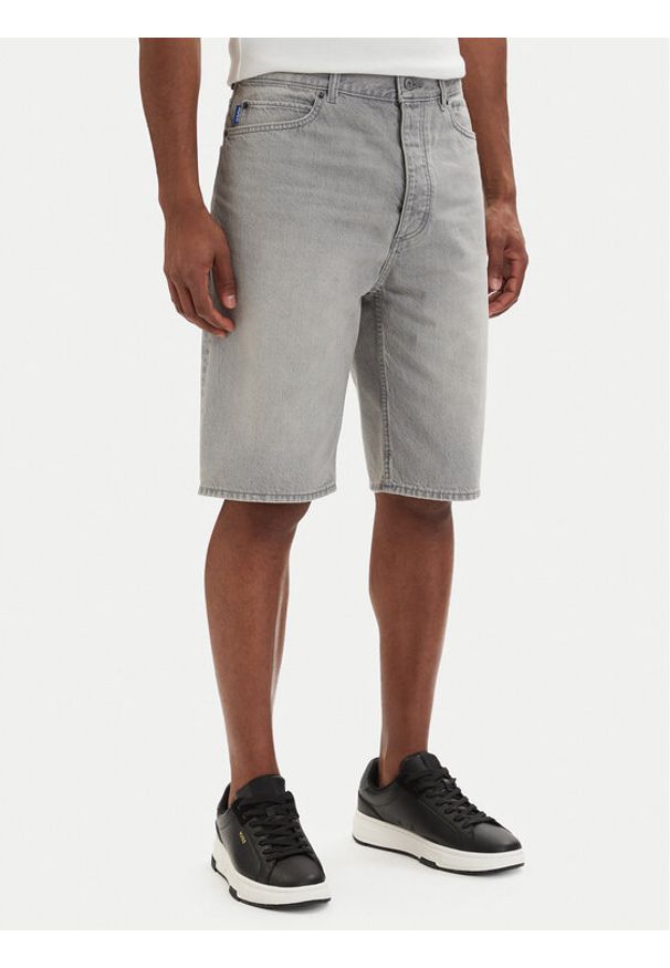 Hugo - HUGO Szorty jeansowe Skate 50561704 Szary Straight Fit. Kolor: szary. Materiał: bawełna