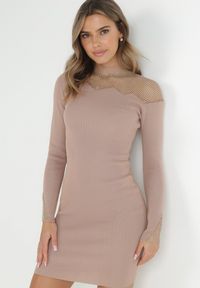 Born2be - Beżowa Sukienka Dopasowana z Siateczką przy Dekolcie Mugumie. Okazja: na co dzień. Kolor: beżowy. Długość rękawa: długi rękaw. Wzór: aplikacja. Typ sukienki: dopasowane. Styl: klasyczny, casual, elegancki #6