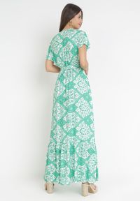 Born2be - Zielona Rozkloszowana Sukienka Maxi z Wiązanym Paskiem Aziza. Typ kołnierza: dekolt kopertowy. Kolor: zielony. Materiał: tkanina, bawełna. Typ sukienki: kopertowe. Długość: maxi #5