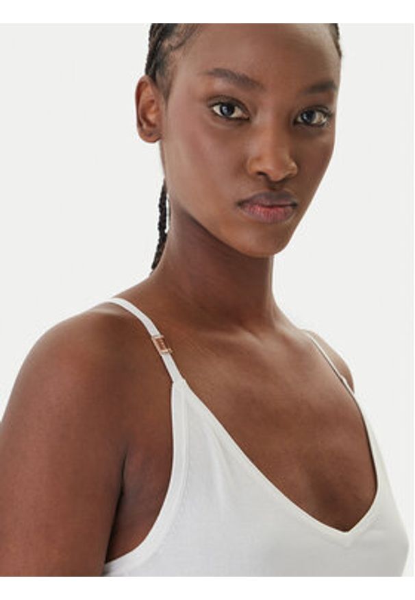 Guess Top O6GR01 Z5302 Biały Regular Fit. Kolor: biały. Materiał: wiskoza