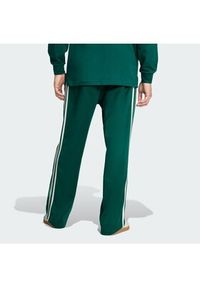 Adidas - adidas Spodnie dresowe adicolor KE3497 Zielony Loose Fit. Kolor: zielony. Materiał: bawełna #2