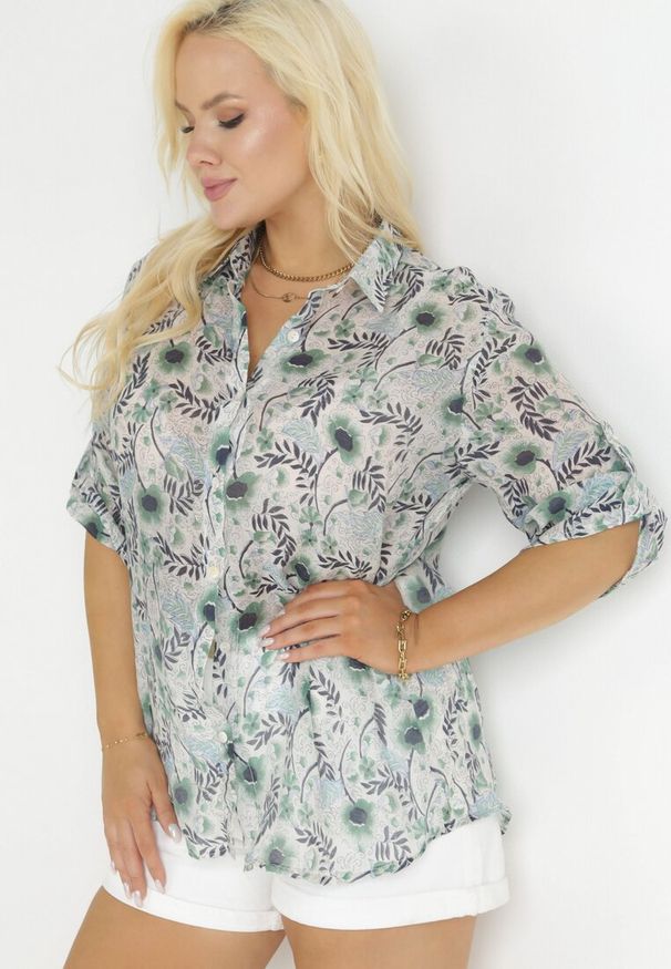 Born2be - Zielona Koszula w Kwiaty z Podpinanymi Rękawami 3/4 Rosedris. Kolor: zielony. Wzór: kwiaty
