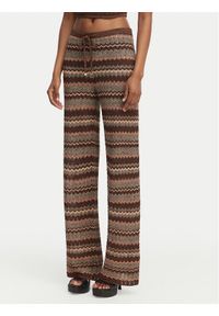 Marciano Guess Spodnie materiałowe G6GB13 Z0645 Brązowy Regular Fit. Kolor: brązowy. Materiał: wiskoza #1