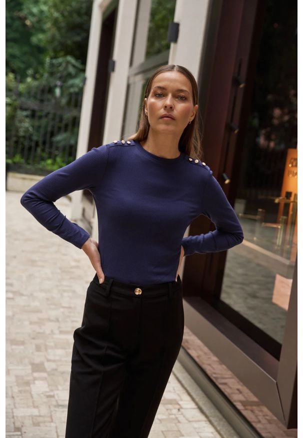 MOODO - Bawełniana bluzka z długimi rękawami granatowa. Kolor: niebieski. Materiał: bawełna. Długość rękawa: długi rękaw. Długość: długie