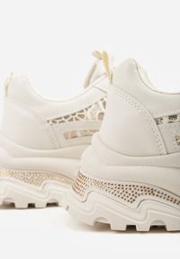Born2be - Beżowe Sneakersy na Grubej Podeszwie z Koronkowymi Wstawkami i Cyrkoniami Sephialle. Okazja: na spacer, na co dzień. Kolor: beżowy. Materiał: koronka. Wzór: haft. Sport: turystyka piesza #8