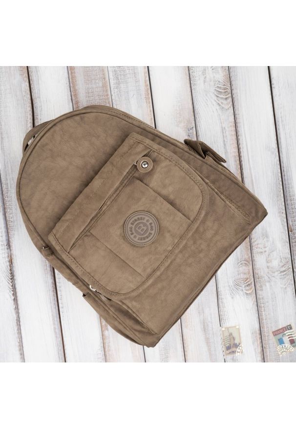 BAG STREET - Plecak damski Bag Street SP-10-BR brązowy. Kolor: brązowy. Materiał: materiał. Styl: street
