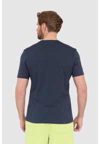 Blauer USA - BLAUER Granatowy męski t-shirt z dużym logo. Kolor: niebieski