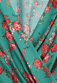 Renee - Zielona Wiskozowa Sukienka Midi w Kwiaty z Gumką w Pasie i Materiałowym Paskiem Aidenia. Kolor: zielony. Materiał: wiskoza, materiał. Wzór: kwiaty. Typ sukienki: kopertowe. Długość: midi #3