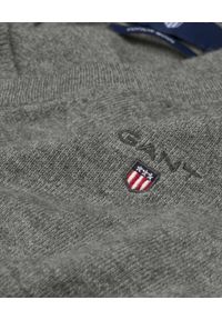 GANT - Szary sweter z logo. Kolor: szary. Długość rękawa: długi rękaw. Długość: długie #3