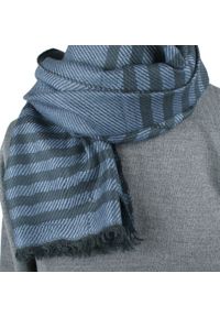 Lekki Szalik Wiosenno-Jesienny - Teer - Niebieski w Pasy. Okazja: na spacer. Kolor: niebieski. Materiał: poliester, wiskoza. Wzór: prążki, paski. Sezon: wiosna, jesień. Styl: elegancki #3