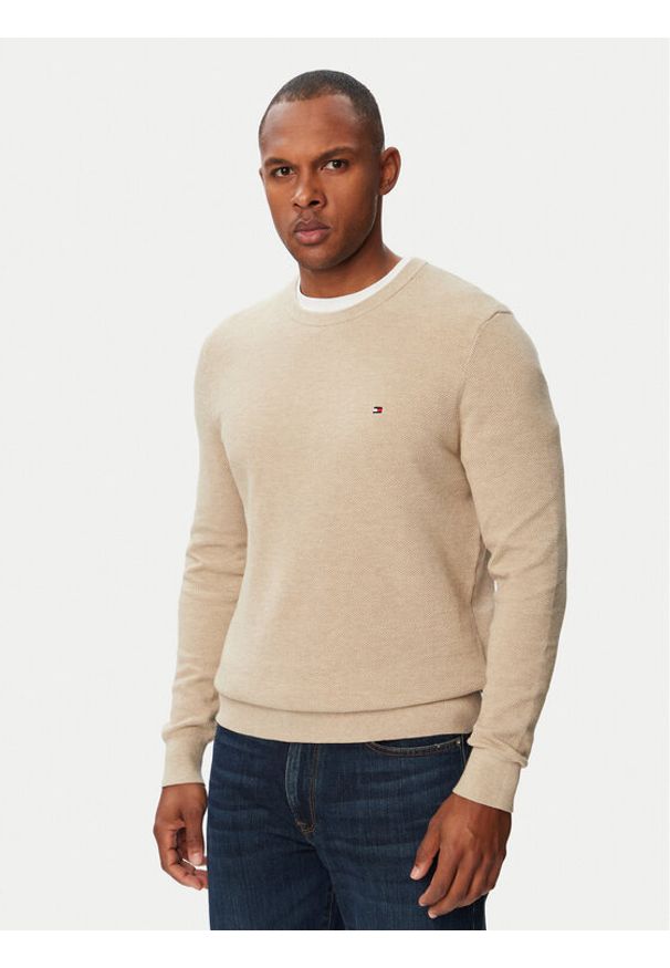 TOMMY HILFIGER - Tommy Hilfiger Sweter Essential MW0MW36347 Beżowy jasny Regular Fit. Kolor: beżowy. Materiał: bawełna