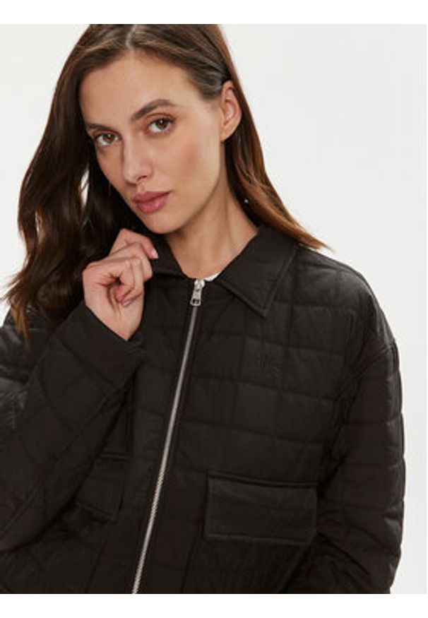 Calvin Klein Jeans Kurtka przejściowa J20J223568 Czarny Relaxed Fit. Kolor: czarny. Materiał: syntetyk