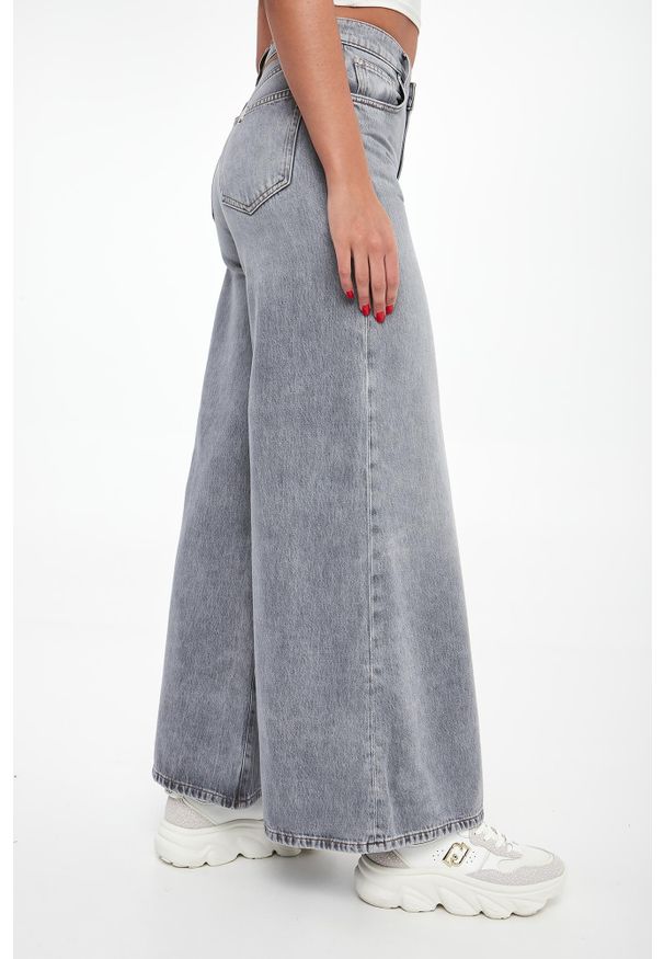 Liu Jo - Jeansy damskie z wysokim stanem LIU JO. Stan: podwyższony