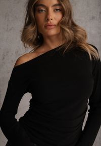 Renee - Czarna Marszczona Bluzka z Wiskozą i Bawełną Trihal. Okazja: na co dzień. Kolor: czarny. Materiał: wiskoza, bawełna. Styl: casual #6