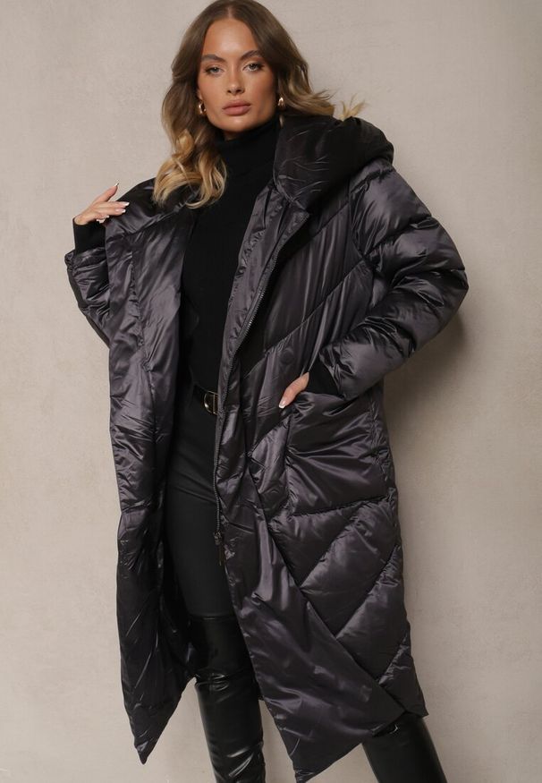 Renee - Ciemnoszara Pikowana Kurtka o Asymetrycznym Kroju z Kapturem Hedirani. Okazja: na co dzień. Typ kołnierza: kaptur. Kolor: szary. Materiał: jeans. Styl: casual, elegancki