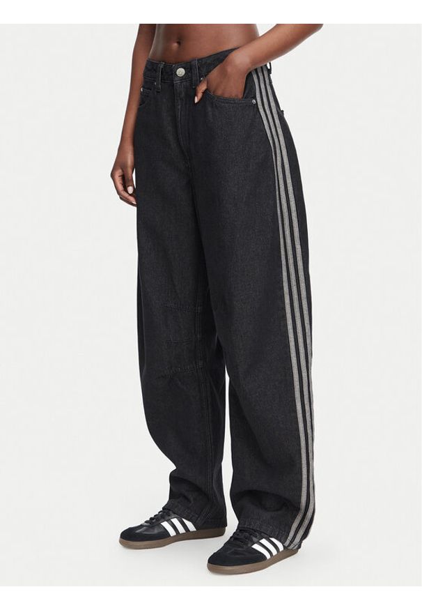Adidas - adidas Jeansy KQ6474 Czarny Barrel Fit. Kolor: czarny
